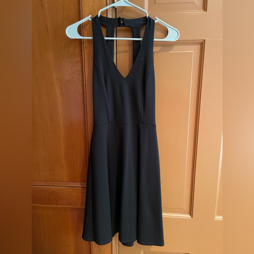 Soprano Black Open Back V-Neck Dress